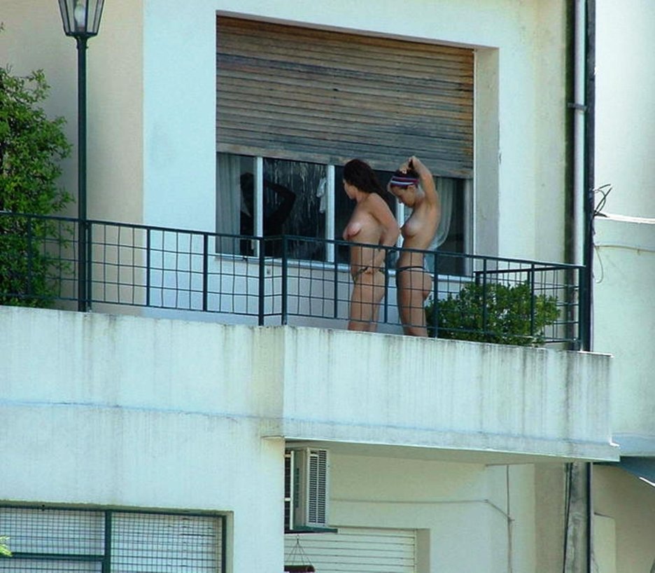 French couple camshow amateurs Boobs balcony