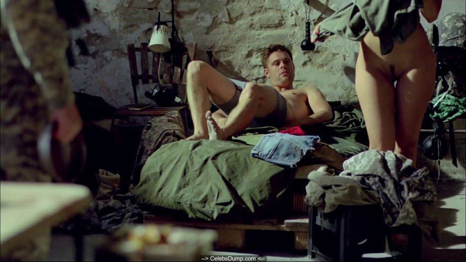 Аннабелль Уоллис sex Scene