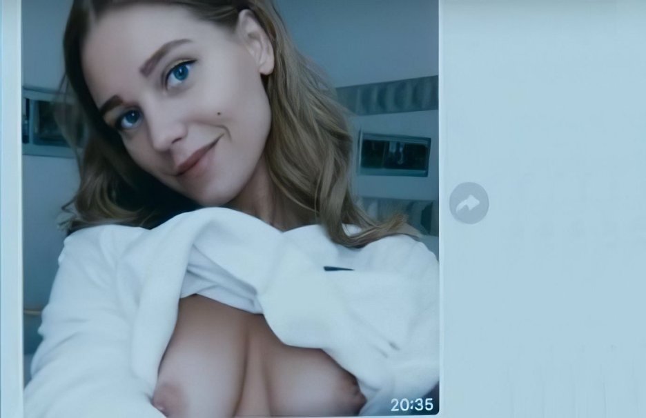 Голая Кристина Казинска