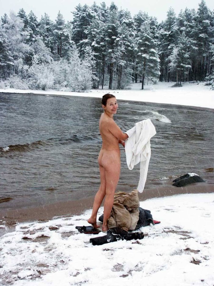 Крещение в проруби без трусов