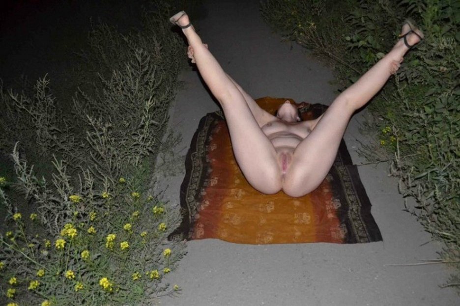 Пьяные девушки без трусиков
