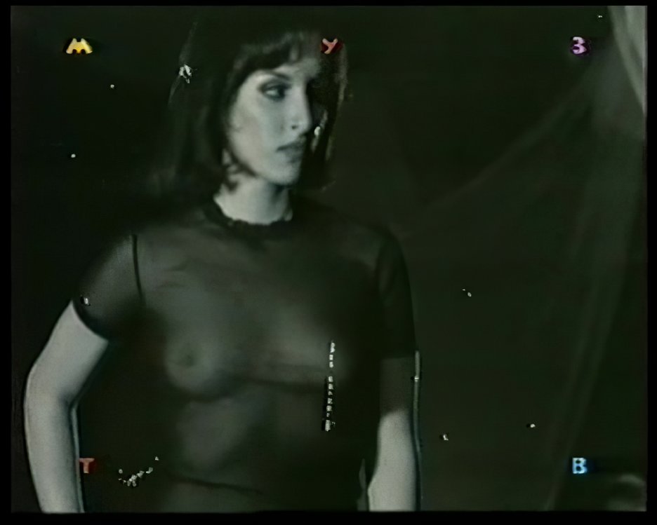 Pammie Lee с интимной стрижкой