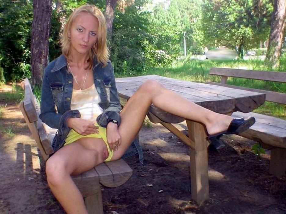 Голые зрелые блондинки на природе