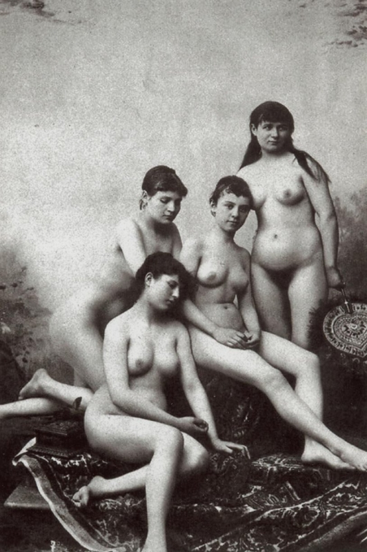 Старинные. Голые. Женщины