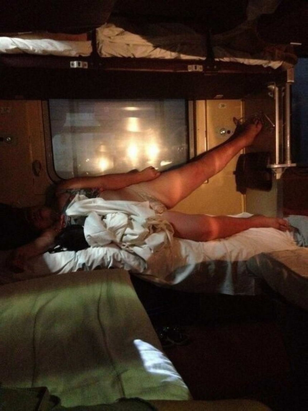 Спящие в поезде