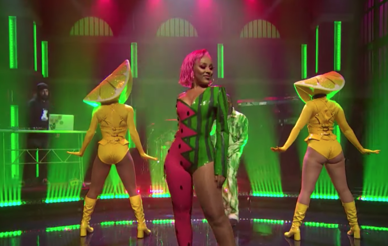 Doja Cat, Tyga - juicy
