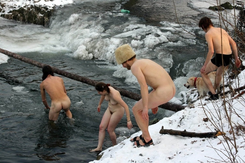 Совместное купание голышом