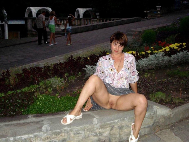 Пожилые дамы без трусов