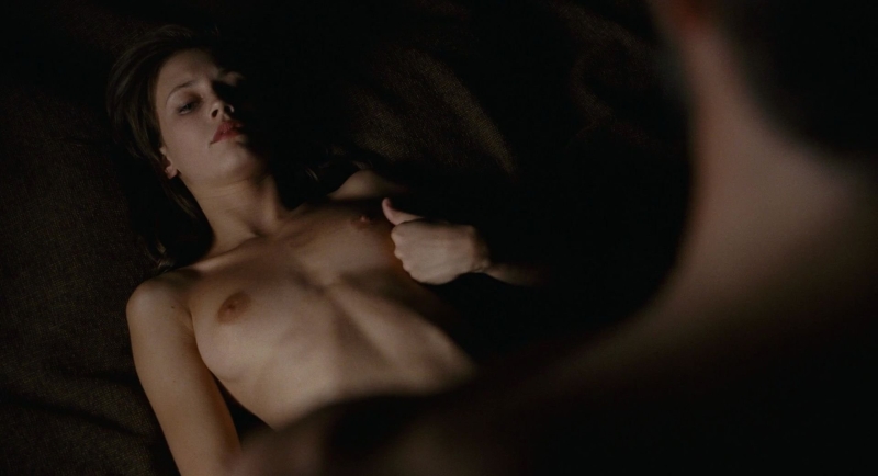 Marine Vacth в купальнике голая